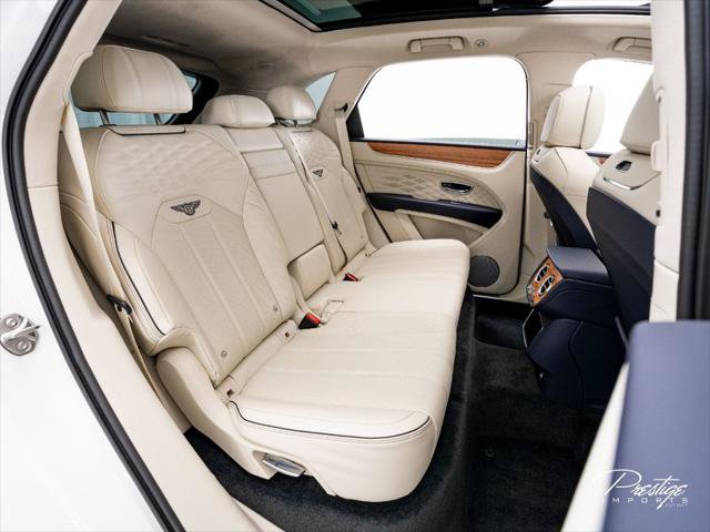 Used 2024 Bentley Bentayga AWD/4WD image 50