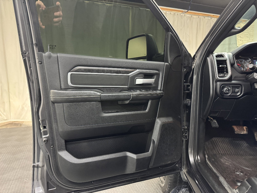 Used 2024 RAM 2500 Big Horn w/ Night Edition AWD/4WD image 24