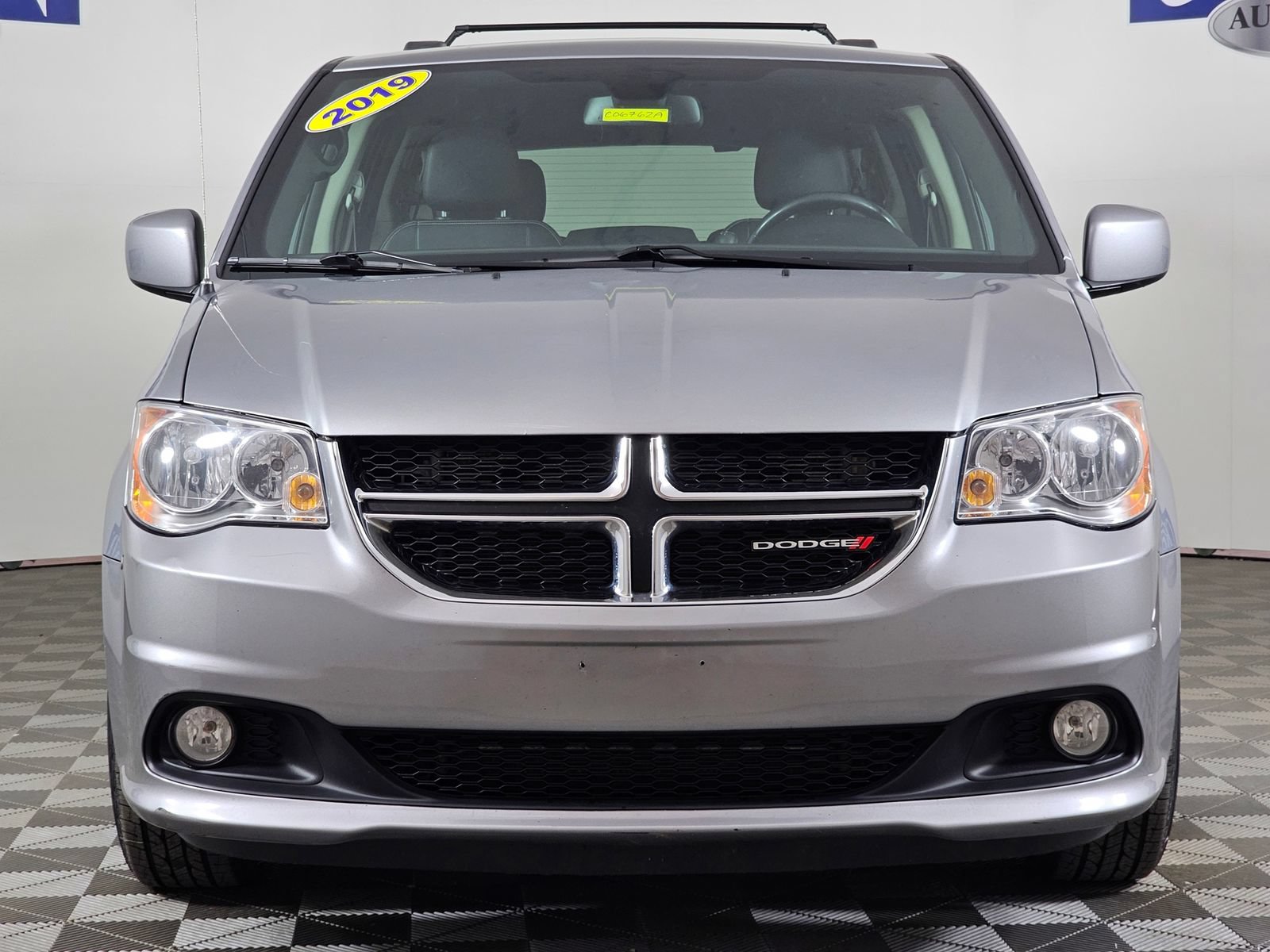 Used 2019 Dodge Grand Caravan SXT FWD image 37