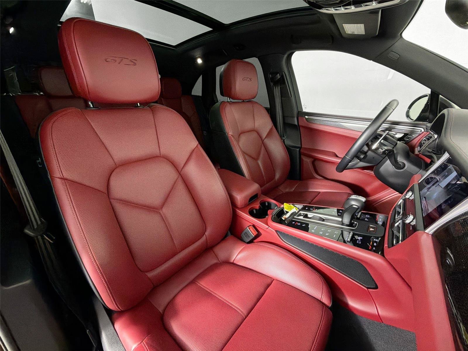 Certified 2023 Porsche Macan GTS AWD/4WD image 28