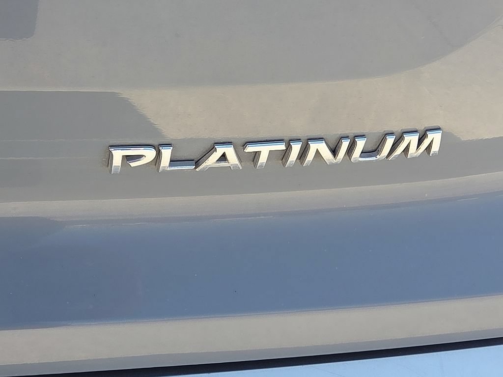Used 2022 Nissan Pathfinder Platinum w/ Cargo Package FWD image 14