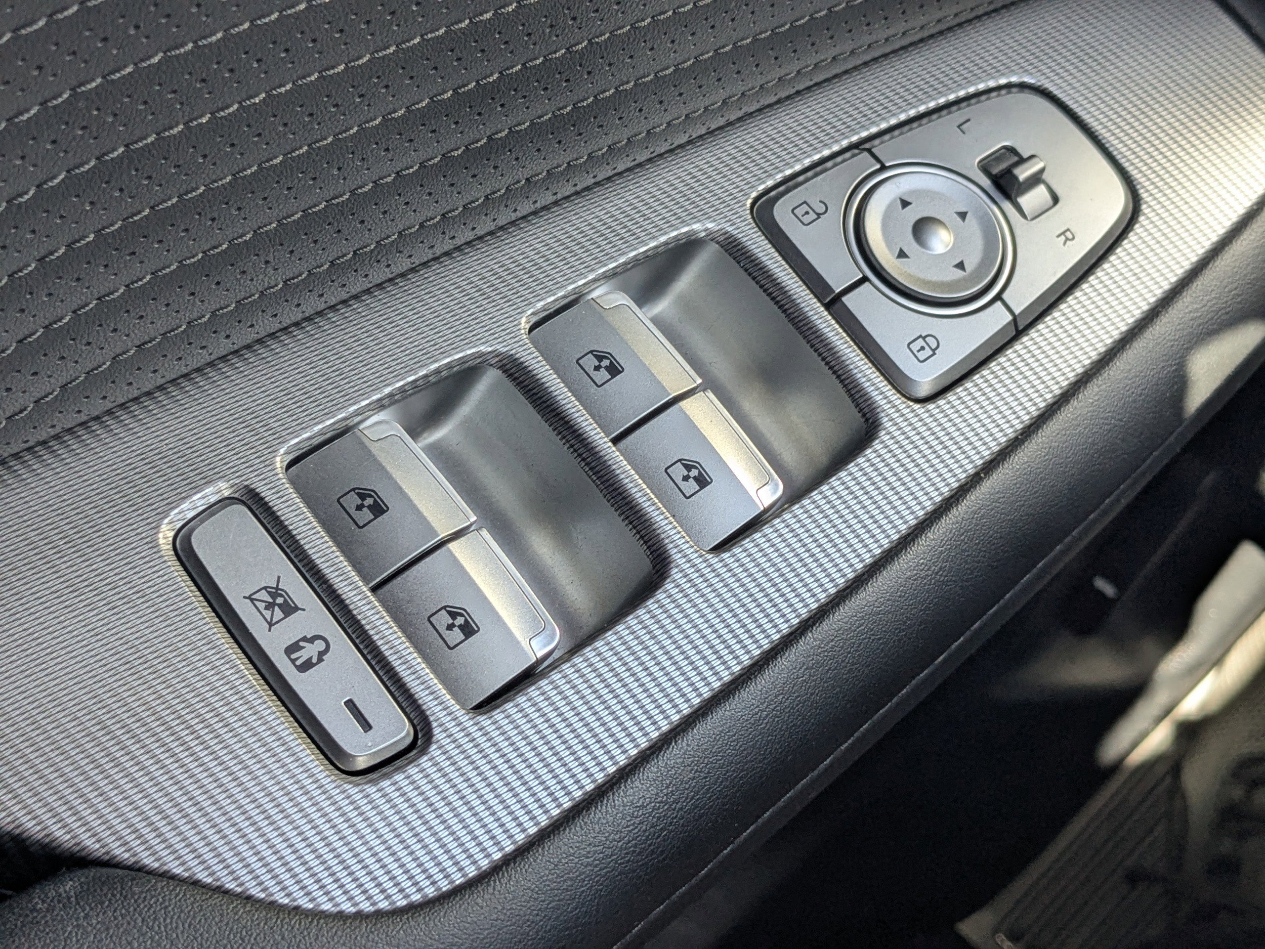 Used 2023 Hyundai Palisade Calligraphy image 30