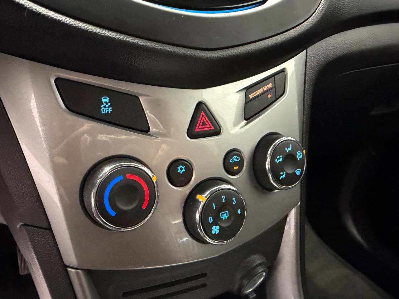 Used 2016 Chevrolet Trax LT w/ LT Convenience Package image 26