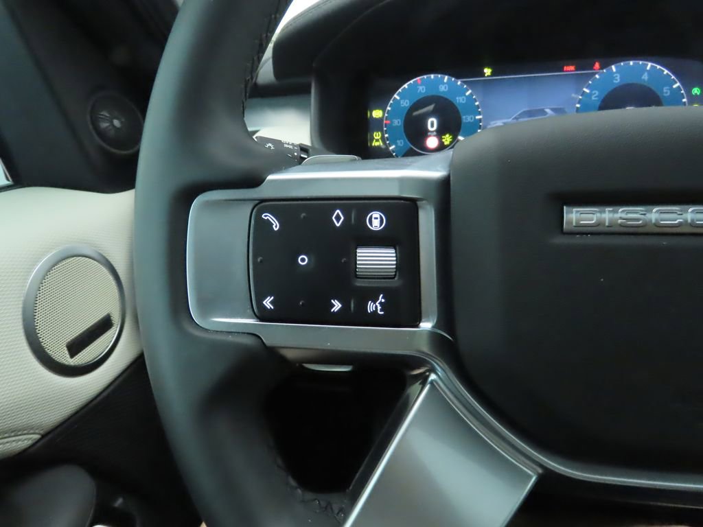 Used 2024 Land Rover Discovery Dynamic SE image 11