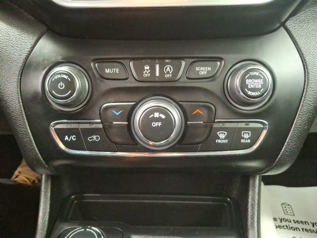 Used 2021 Jeep Cherokee Latitude Plus image 21