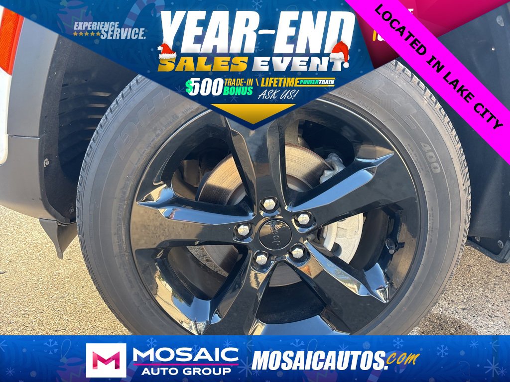 Used 2024 Jeep Grand Cherokee Altitude image 40