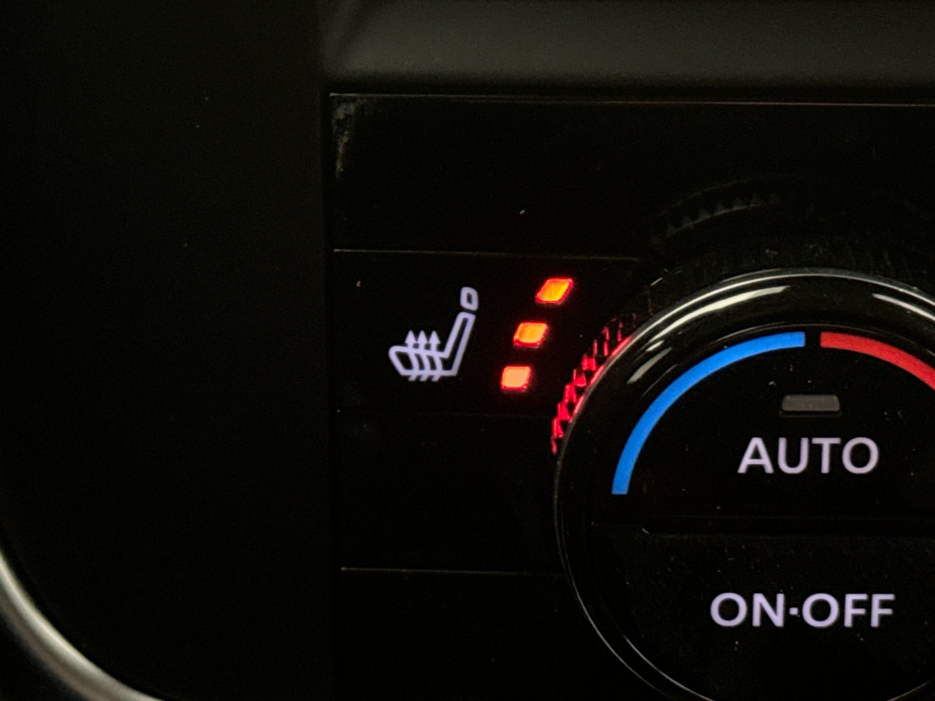 Used 2026 Nissan Rogue SV w/ Cold Weather Package image 18