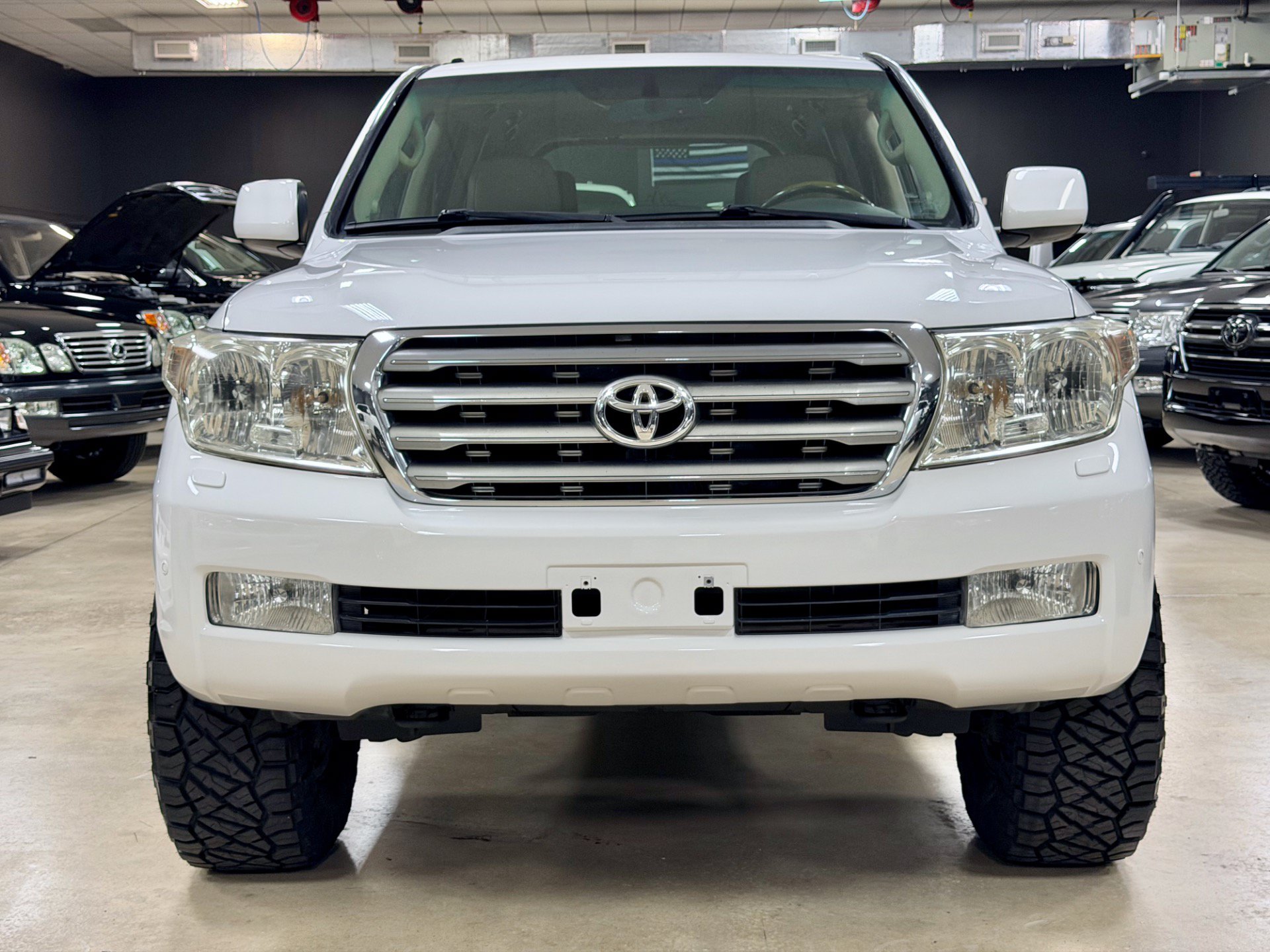 Used 2009 Toyota Land Cruiser w/ Upgrade Pkg AWD/4WD image 3