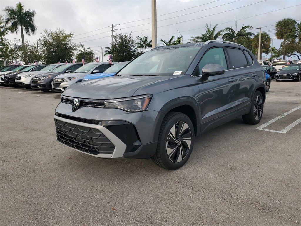 New 2025 Volkswagen Taos SE image 3