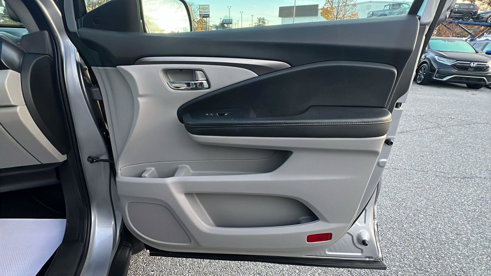 Used 2022 Honda Pilot Special Edition image 12