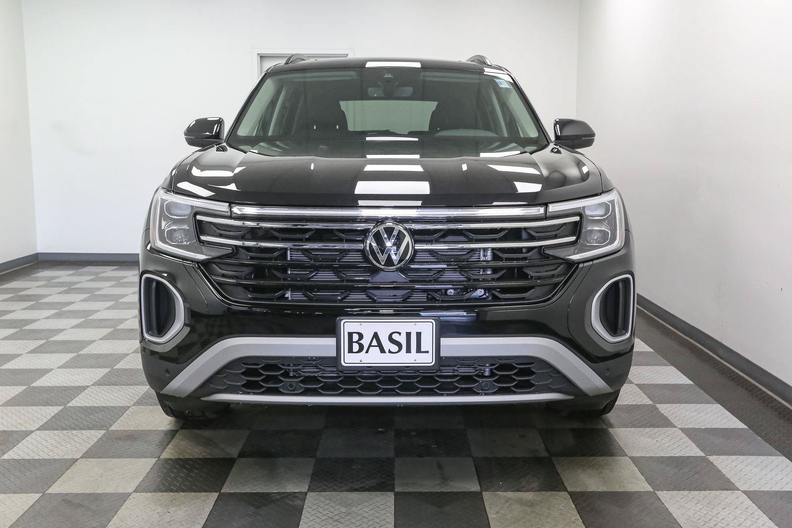 New 2026 Volkswagen Atlas Peak Edition AWD/4WD image 3