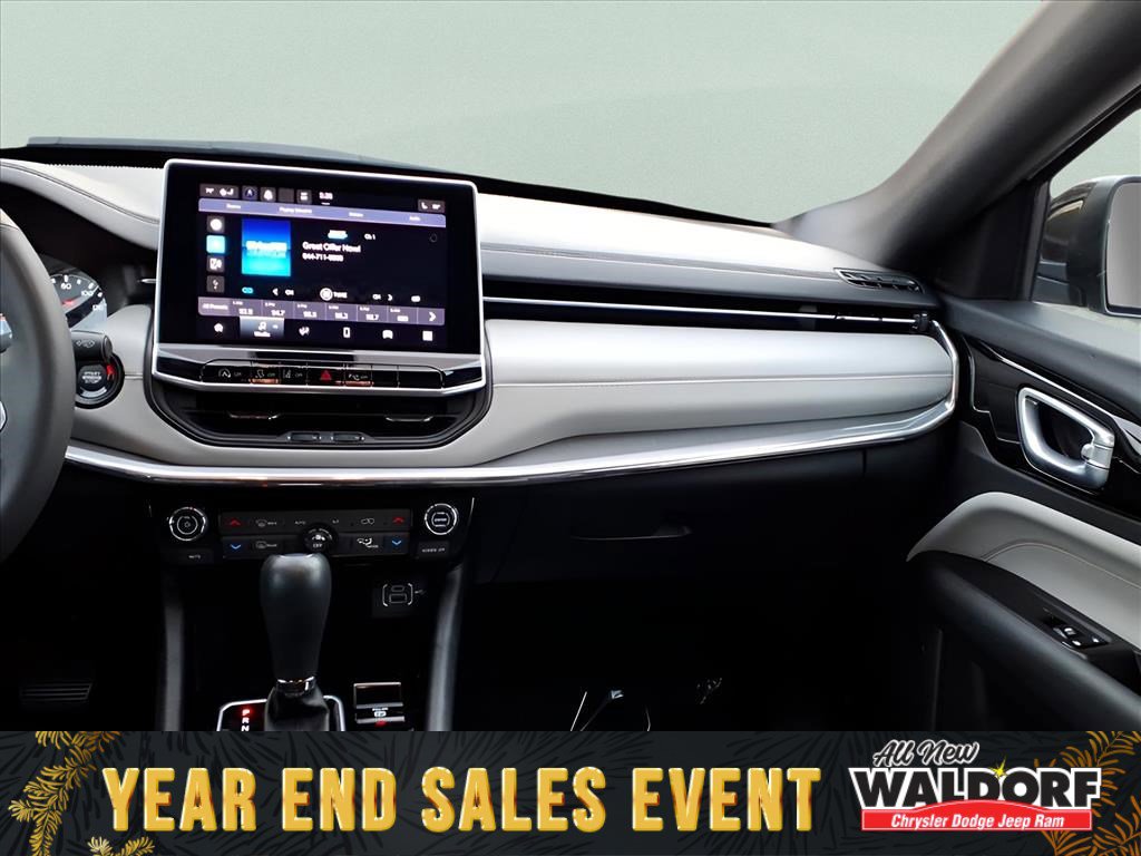 Used 2024 Jeep Compass Limited image 13