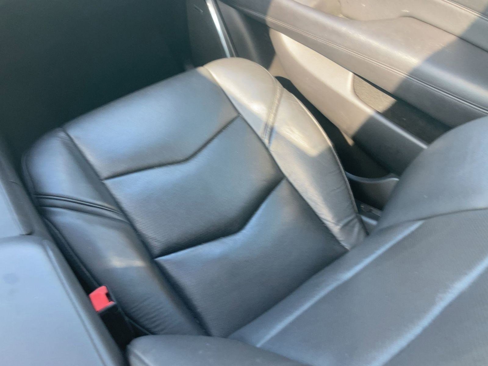 Used 2019 Cadillac Escalade Premium Luxury image 31