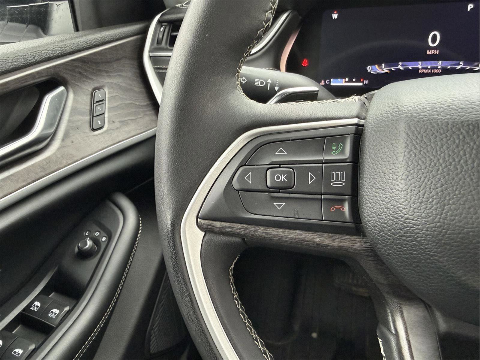 Used 2023 Jeep Grand Cherokee L Limited w/ Trailer Tow Group (B) image 14