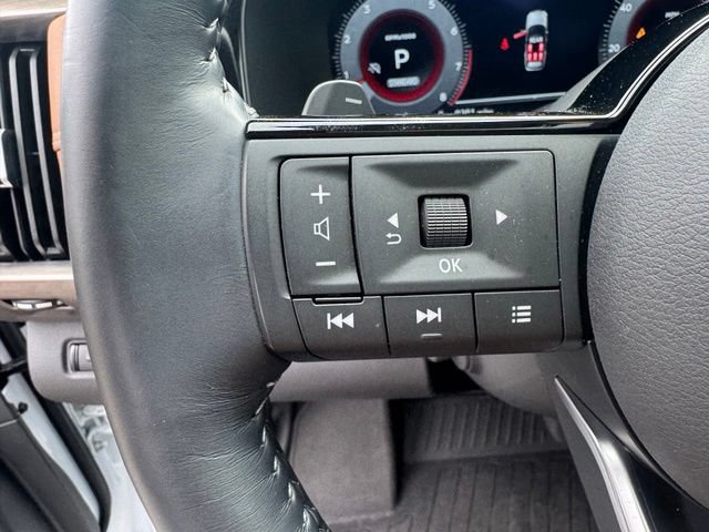 Used 2025 Nissan Pathfinder Platinum FWD image 22