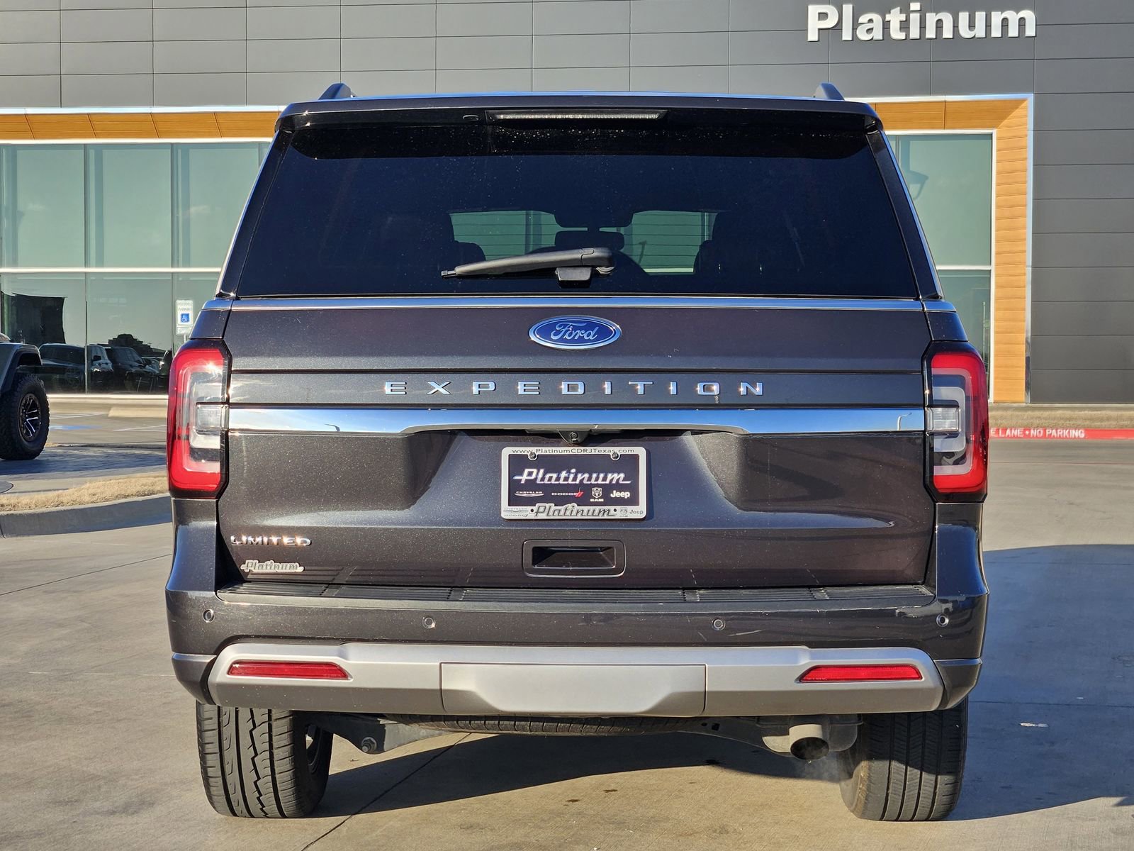 Used 2023 Ford Expedition Limited image 8