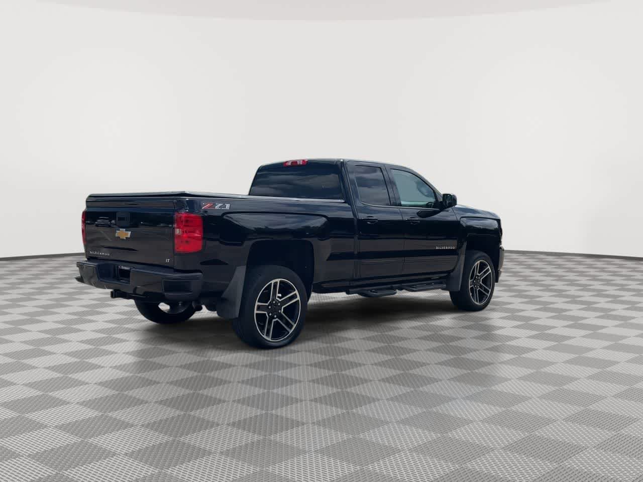 Used 2018 Chevrolet Silverado 1500 LT w/ All Star Edition AWD/4WD image 8