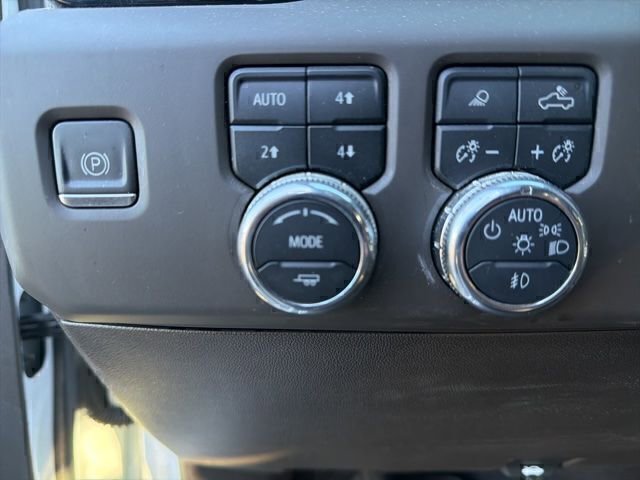 Used 2024 GMC Sierra 3500 Denali w/ Denali Reserve Package AWD/4WD image 16