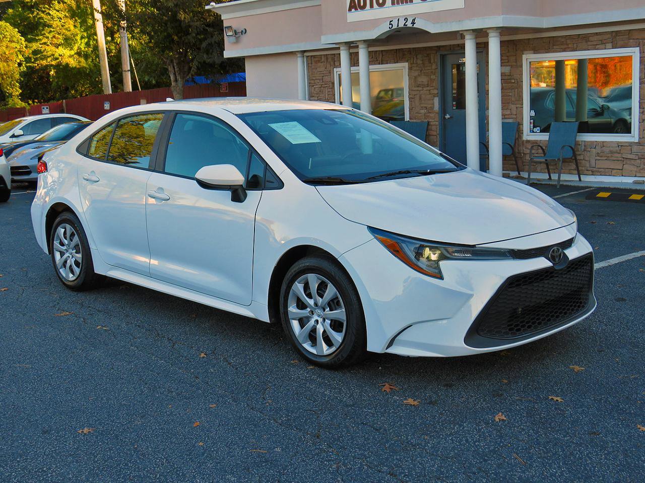 Used 2020 Toyota Corolla LE FWD image 5