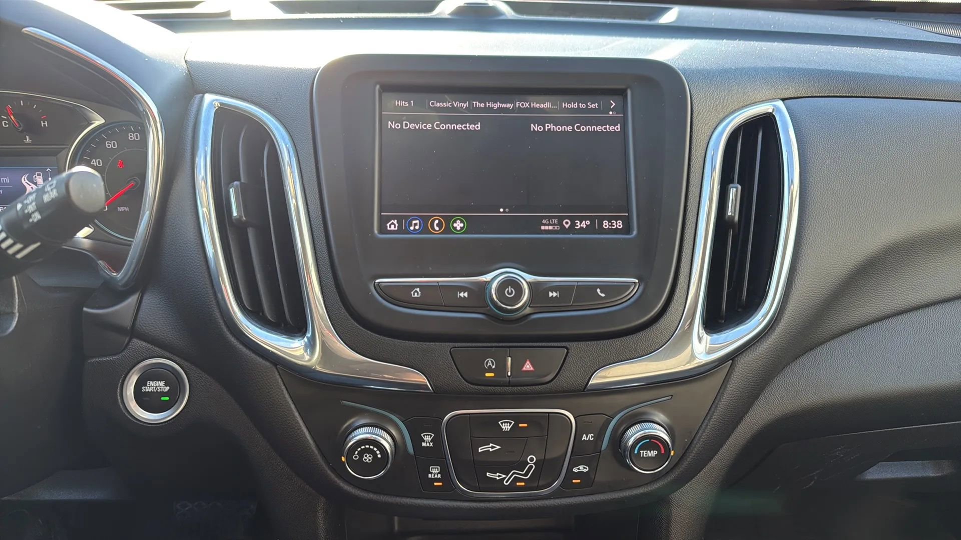 Used 2023 Chevrolet Equinox LT w/ LPO, Floor Liner Package image 18