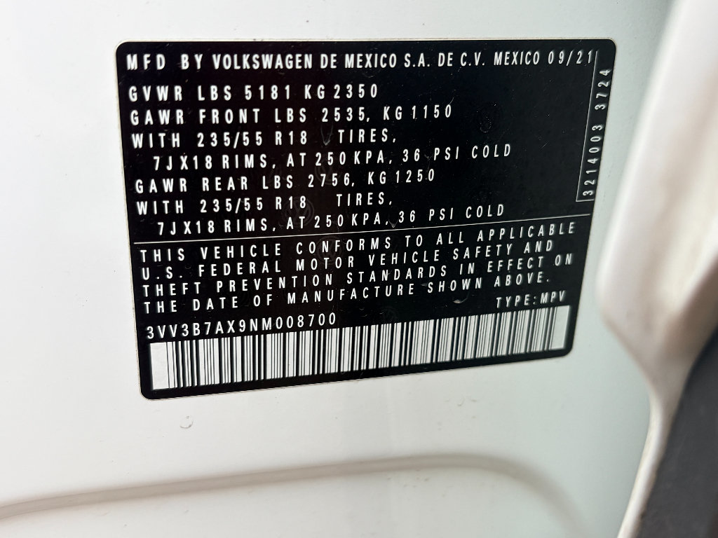 Used 2022 Volkswagen Tiguan SE w/ Panoramic Sunroof Package FWD image 30