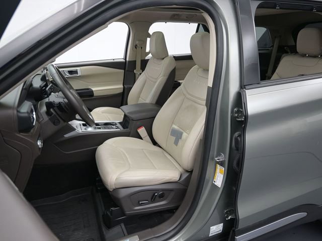 Certified 2020 Ford Explorer Platinum image 11
