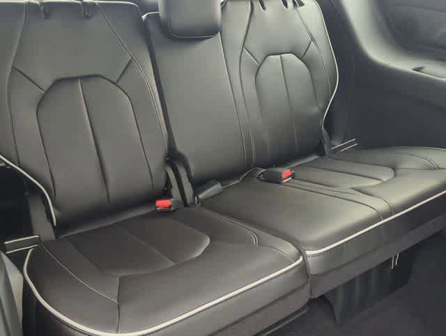 New 2026 Chrysler Pacifica Limited AWD/4WD image 20