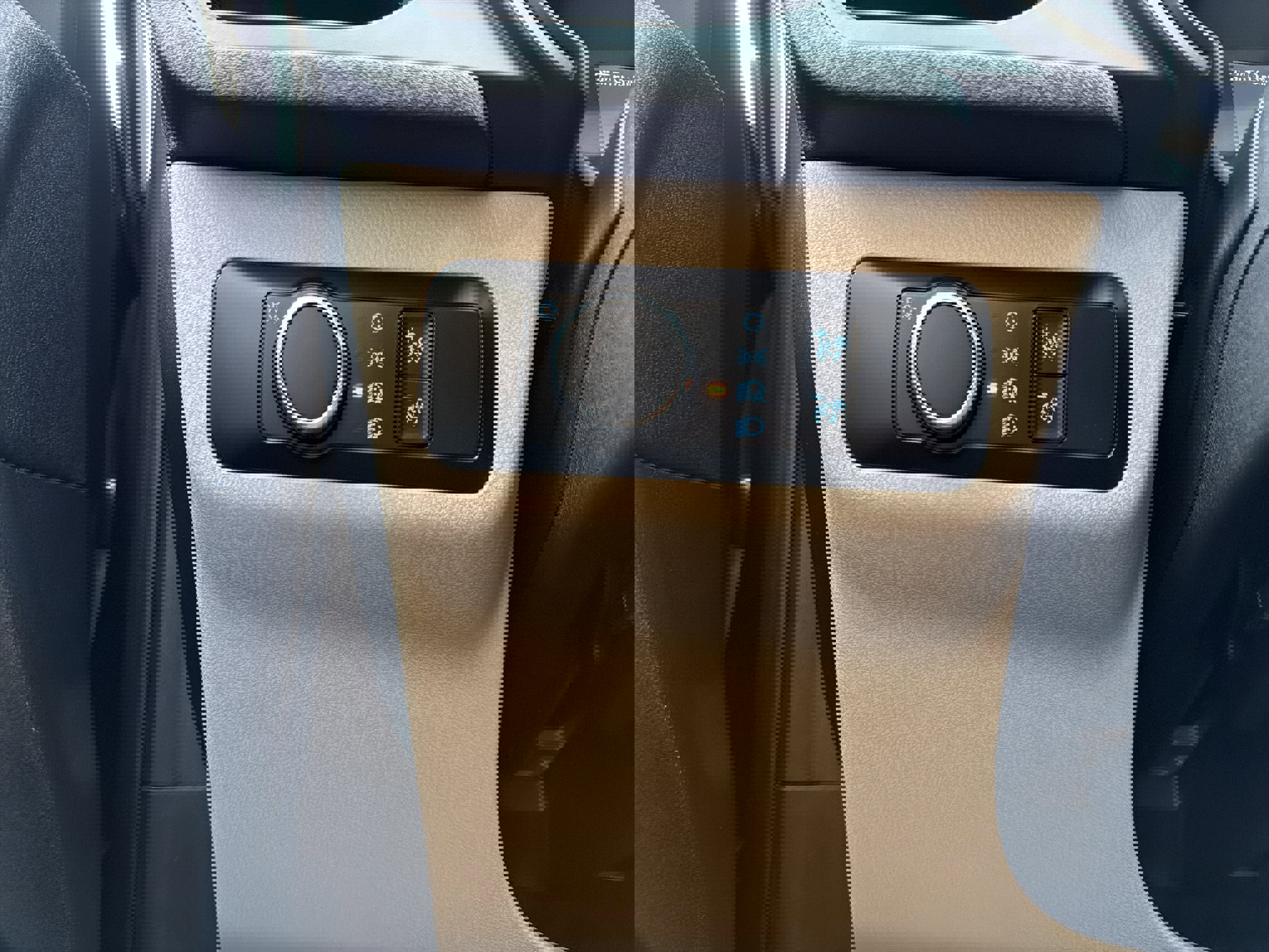 Used 2022 Ford Escape SE w/ Cold Weather Package image 10