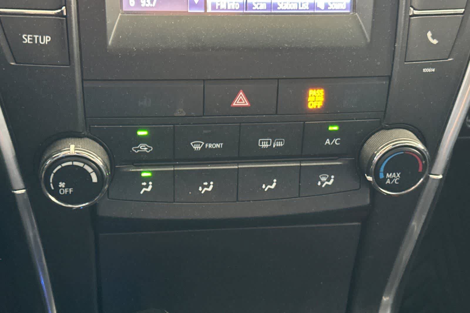 Used 2016 Toyota Camry SE FWD image 21