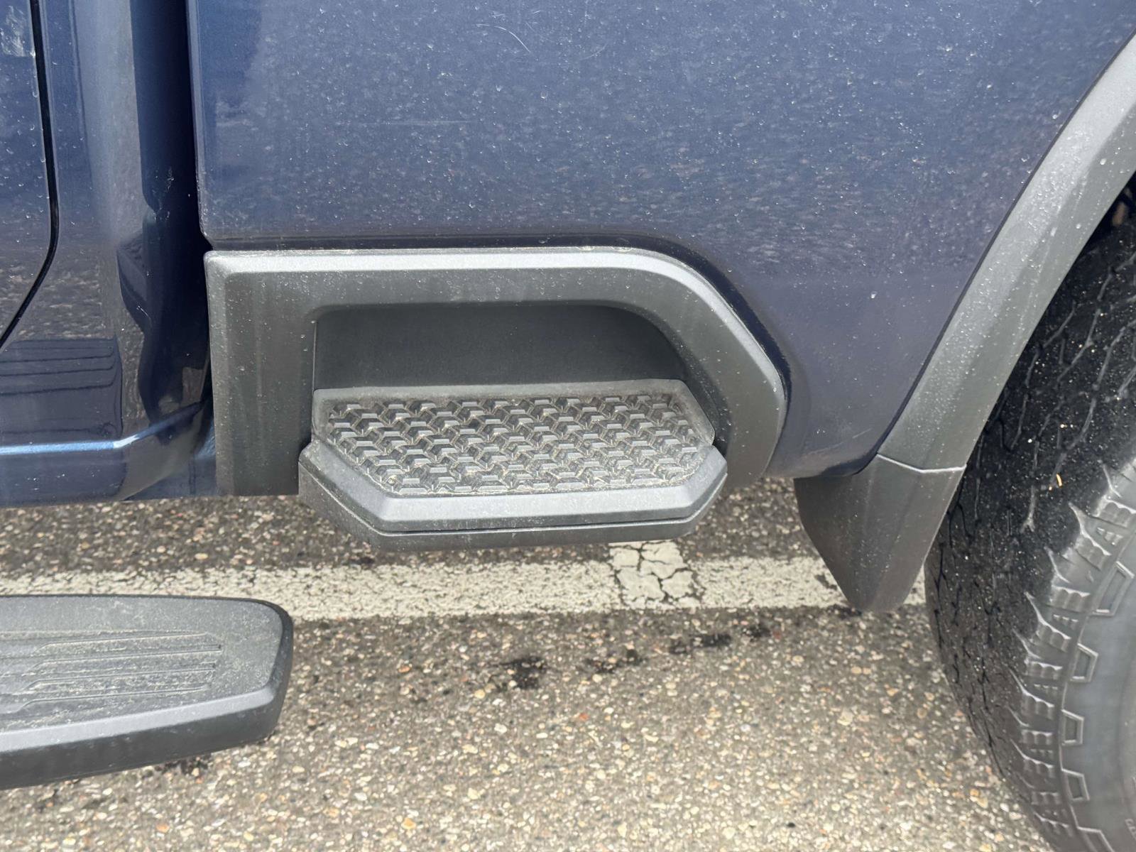 Used 2020 Chevrolet Silverado 3500 High Country w/ Z71 Off-Road Package image 13