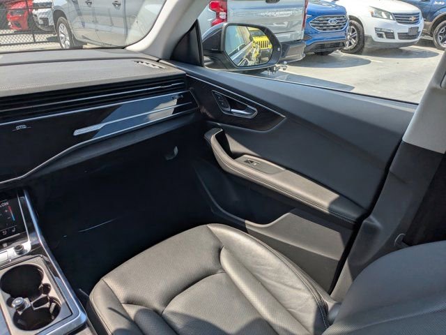 Used 2023 Audi Q8 Prestige image 18