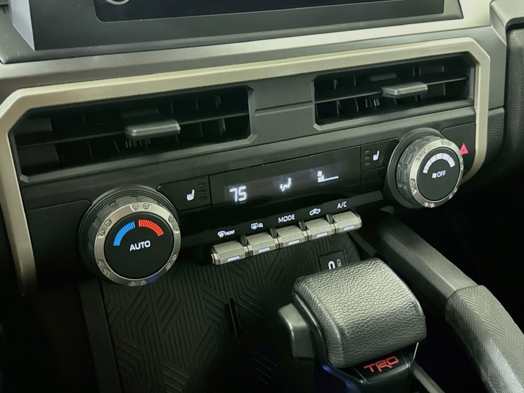 Used 2024 Toyota Tacoma 4x4 Double Cab image 17