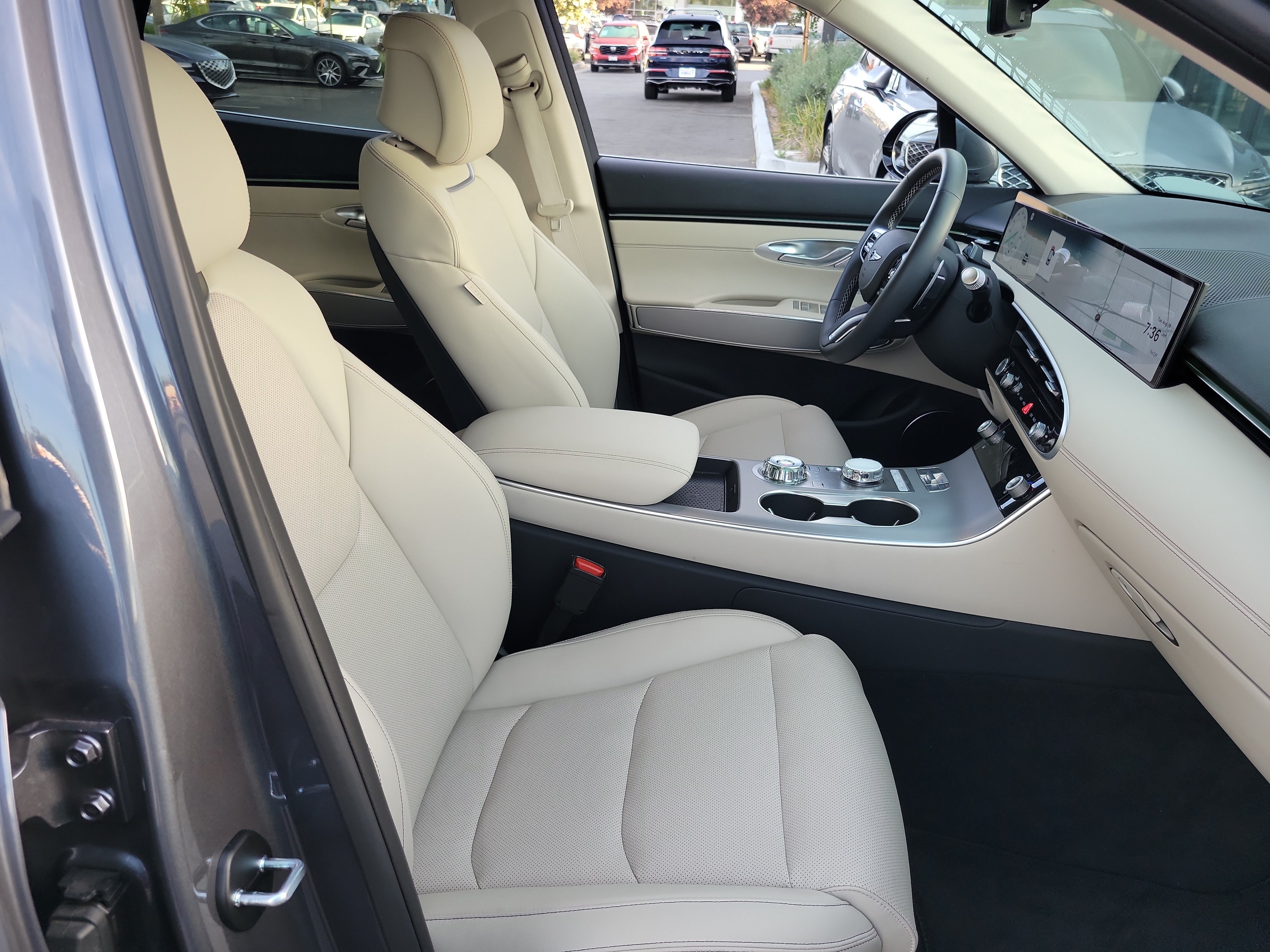 Certified 2026 Genesis GV70 2.5T Select AWD/4WD image 22