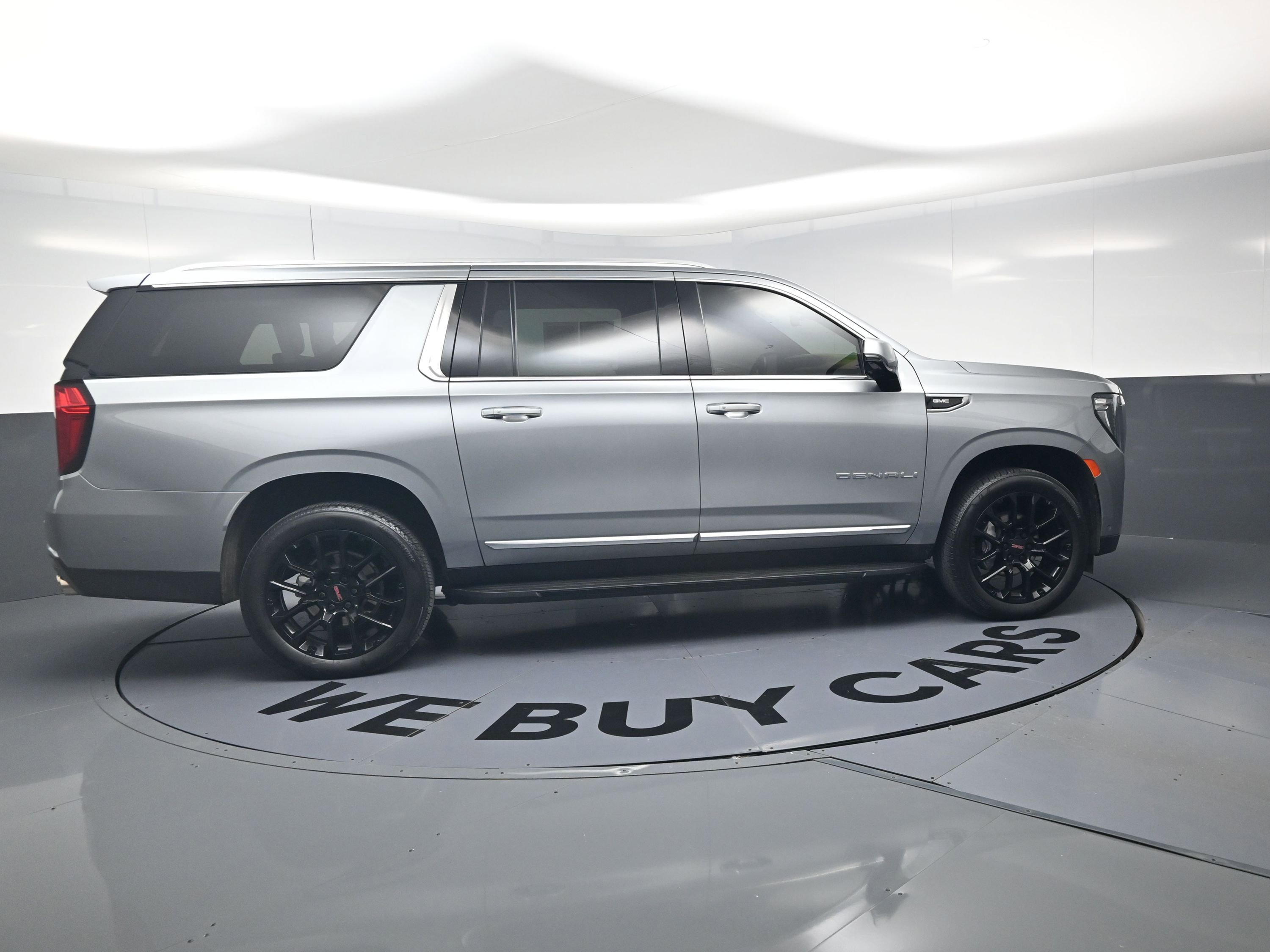Used 2024 GMC Yukon XL Denali w/ Advanced Technology Package AWD/4WD image 10