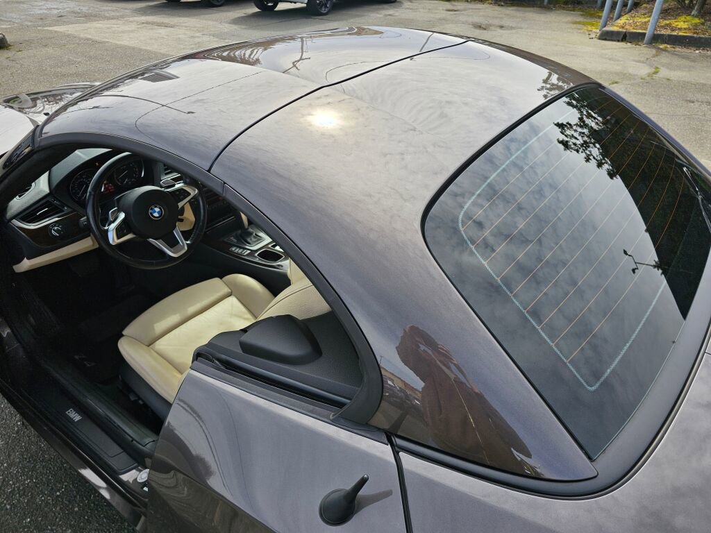 Used 2011 BMW Z4 sDrive30i image 15