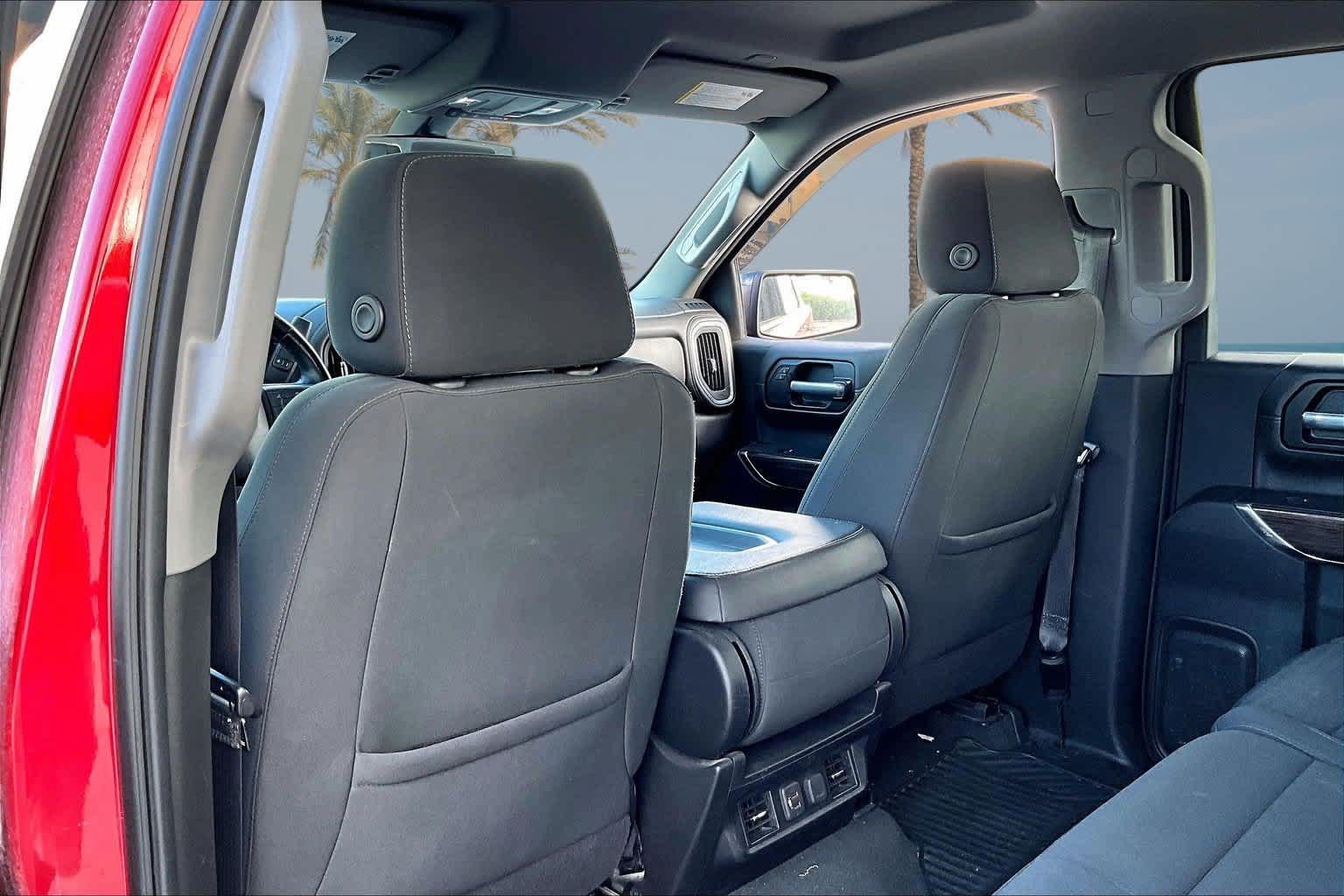 Used 2021 Chevrolet Silverado 1500 RST w/ Z71 Off-Road Package AWD/4WD image 9