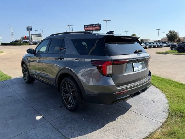 Used 2025 Ford Explorer ST-Line w/ ST-Line Street Pack AWD/4WD image 5