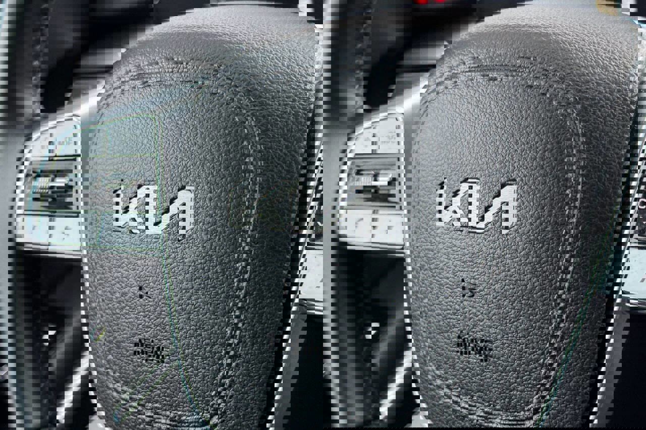 Used 2023 Kia Telluride S image 32