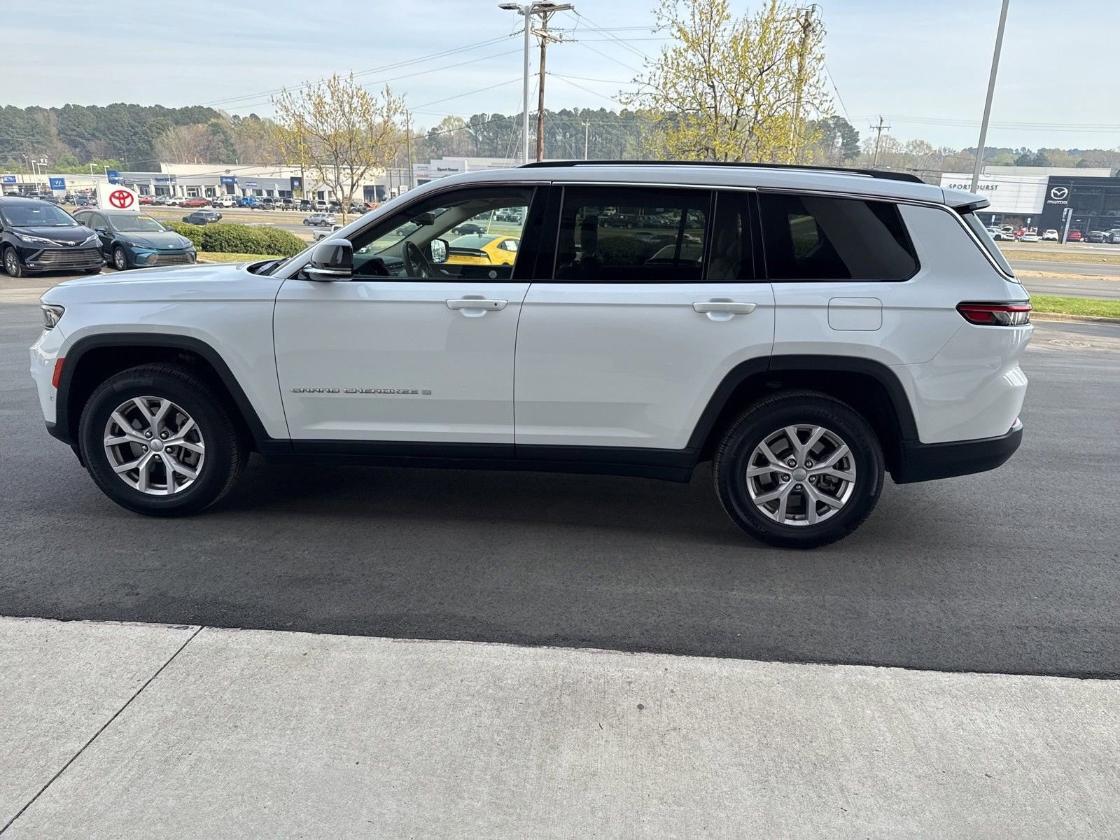 Used 2022 Jeep Grand Cherokee L Limited w/ Luxury Tech Group II AWD/4WD image 6