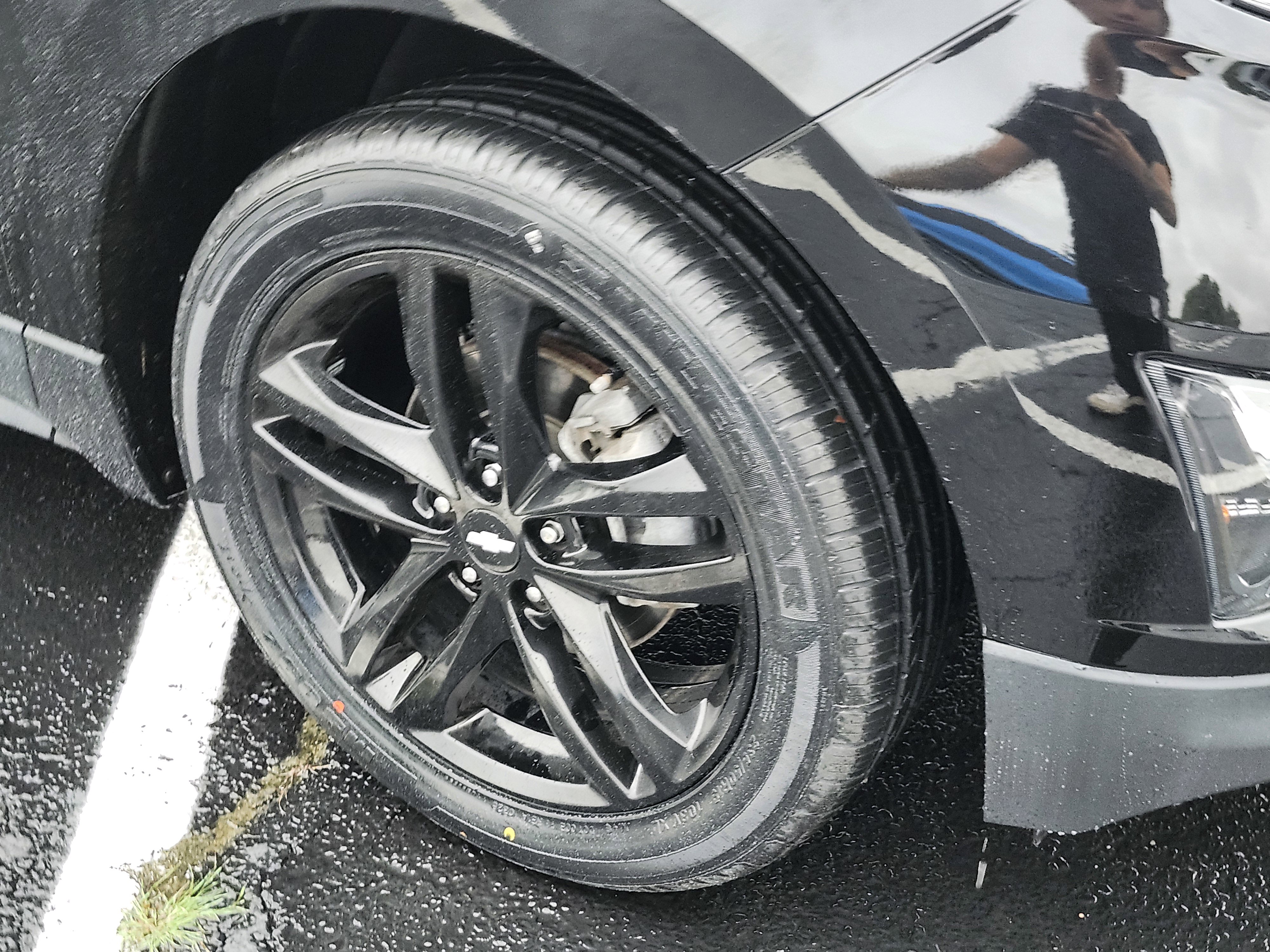 Used 2020 Chevrolet Equinox LT w/ Midnight Edition image 6