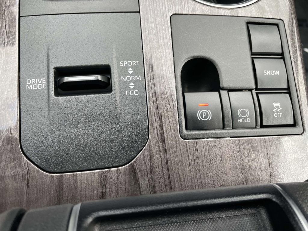 Used 2023 Toyota Highlander Limited image 44