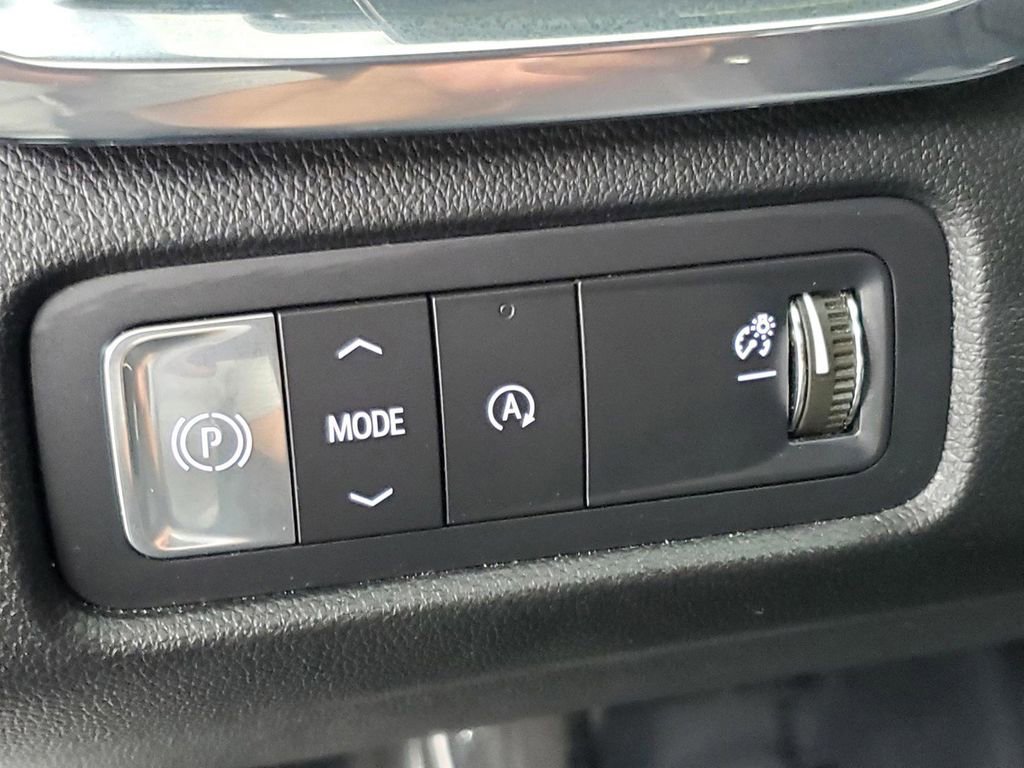 Used 2025 GMC Acadia Elevation FWD image 30