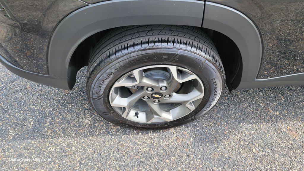 Used 2026 Chevrolet Trax LT FWD image 13