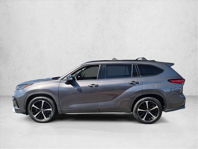 Used 2021 Toyota Highlander XSE FWD image 9