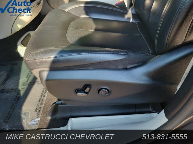 Used 2022 Chrysler Pacifica Touring-L FWD image 24