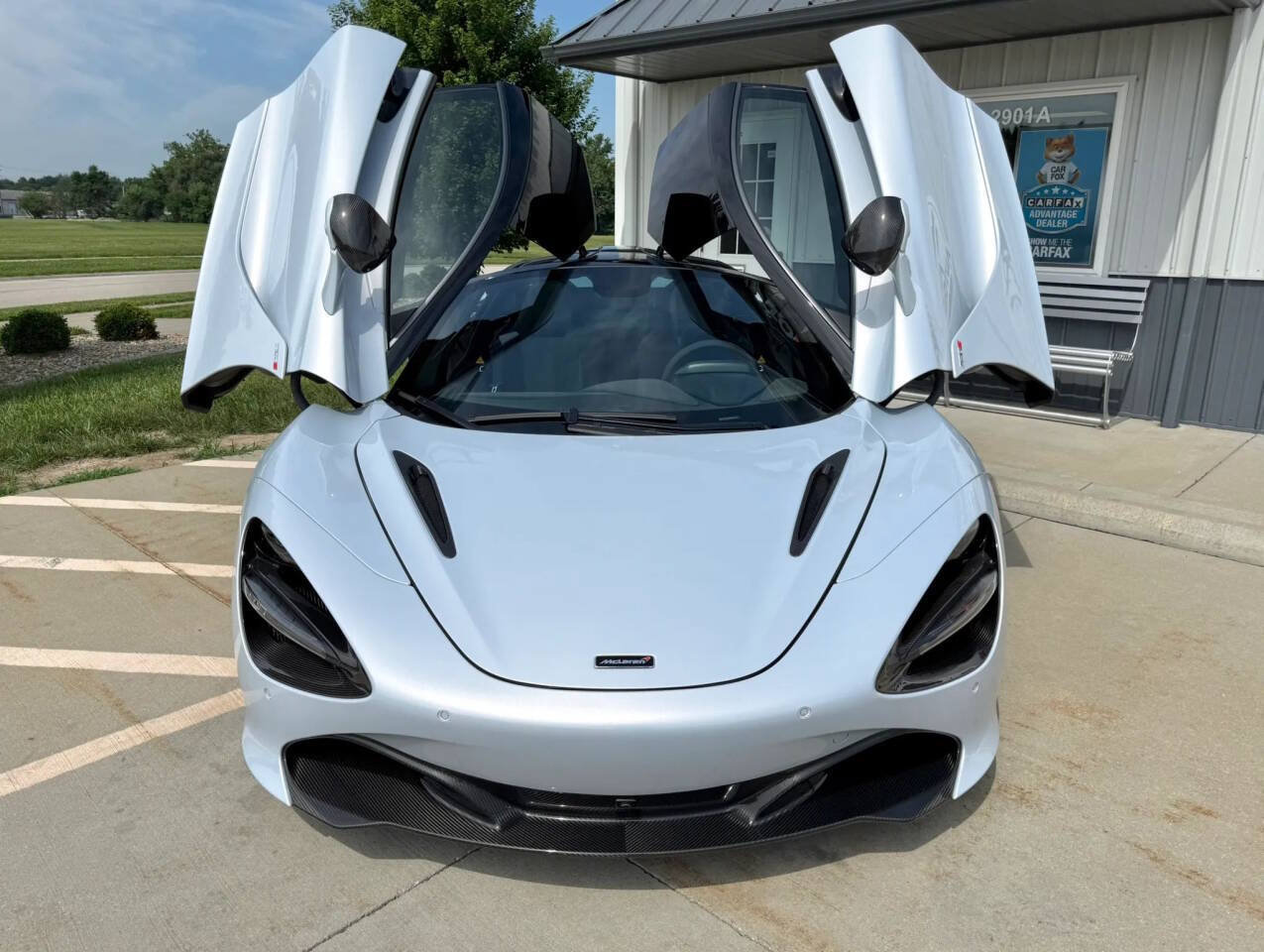 Used 2018 McLaren 720S RWD image 32