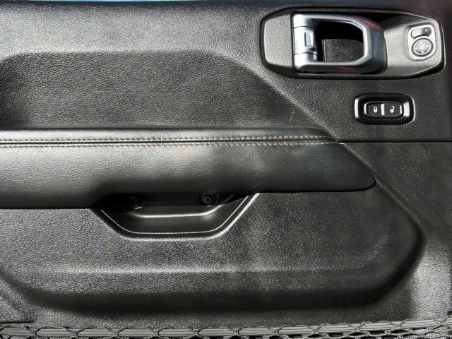 Certified 2022 Jeep Wrangler Unlimited Rubicon w/ Xtreme Recon 35" Tire Package image 15