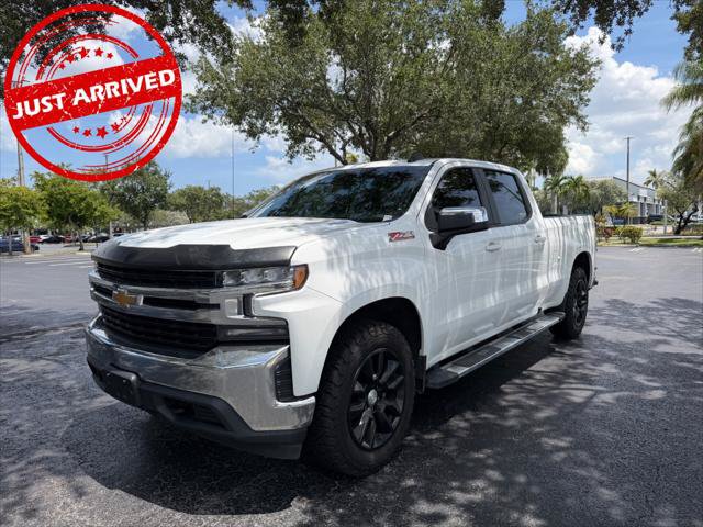 Used 2022 Chevrolet Silverado 1500 LT AWD/4WD image 2