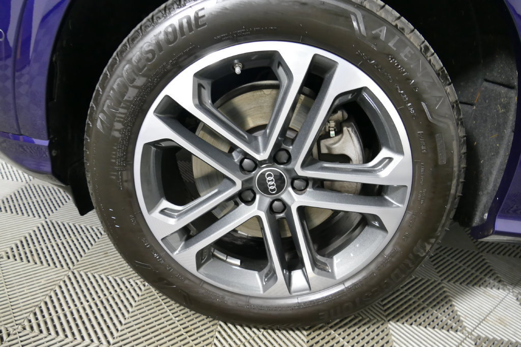Certified 2025 Audi Q5 Premium AWD/4WD image 9