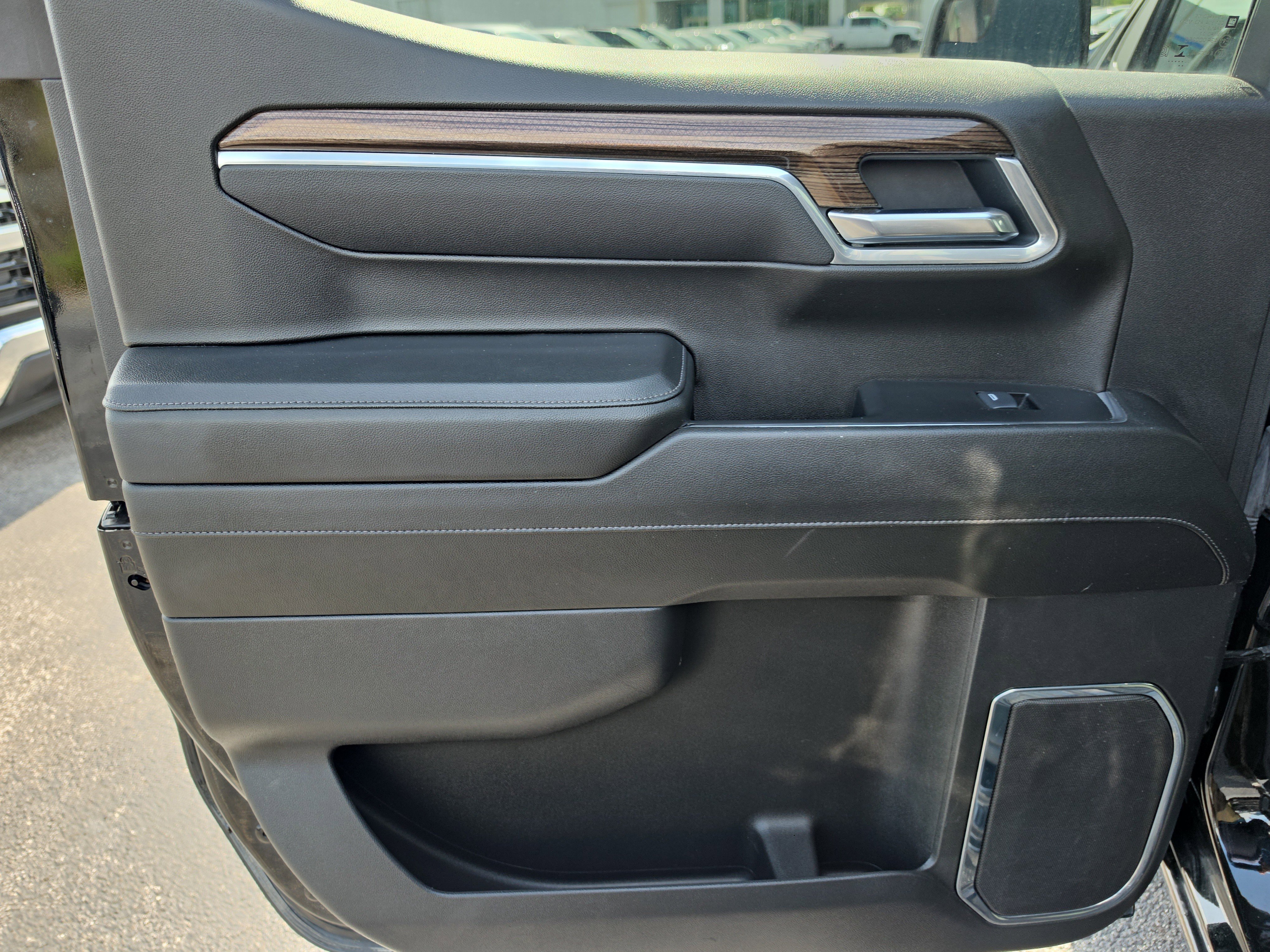 Certified 2025 Chevrolet Silverado 1500 LT RWD image 13